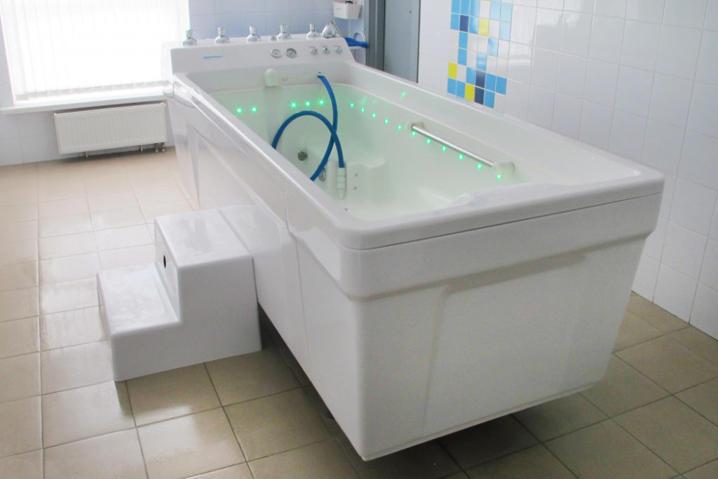 Ванна для подводного душ-массажа «GOLFSTREAM»